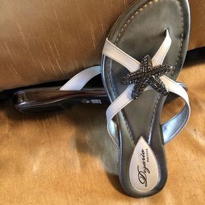 Silver Starfish sandal in white